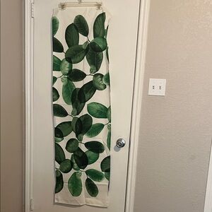 Leaf Print Green and White table Runner table cloth farmhouse